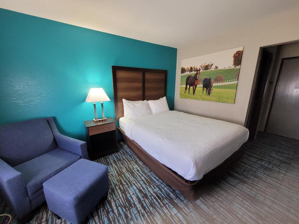 Clarion Pointe Harrodsburg-Danville Bagian luar foto