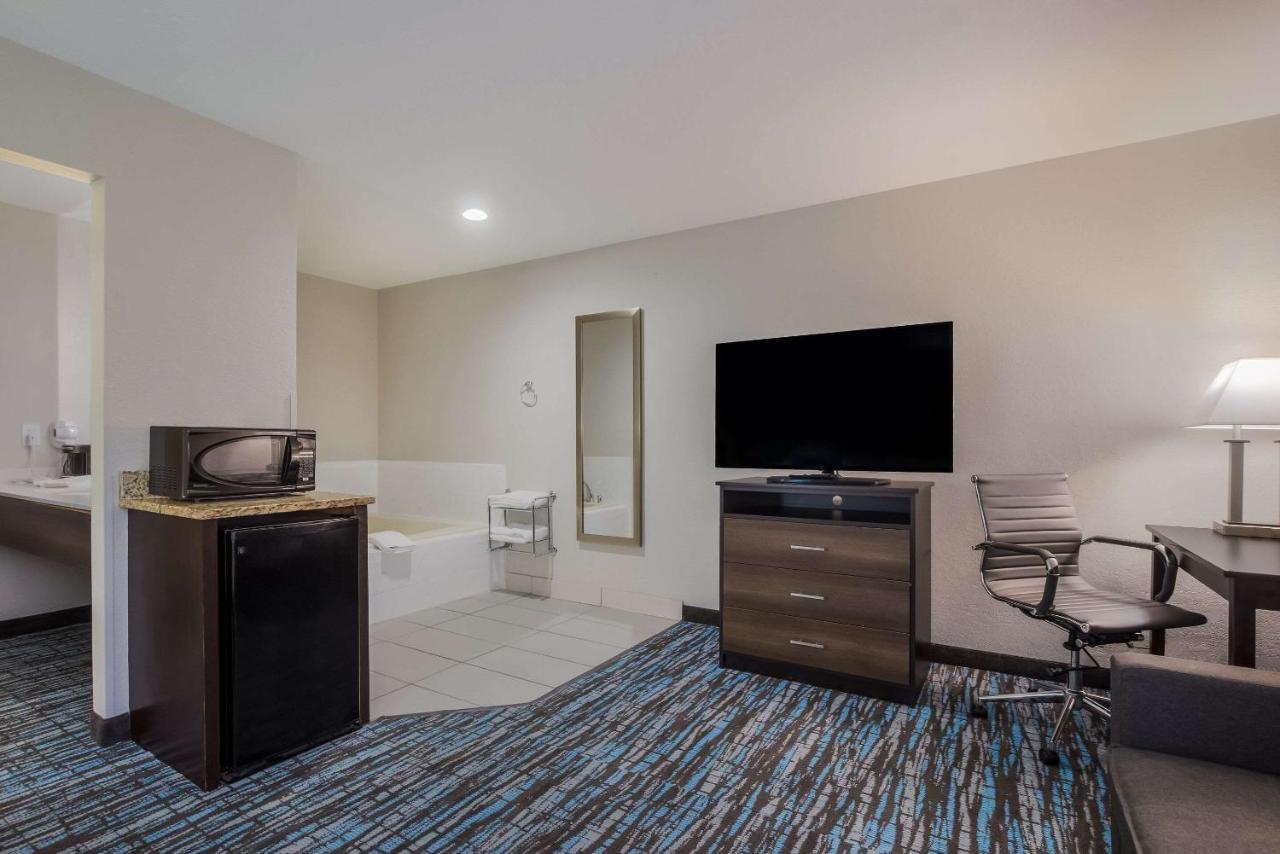 Clarion Pointe Harrodsburg-Danville Bagian luar foto